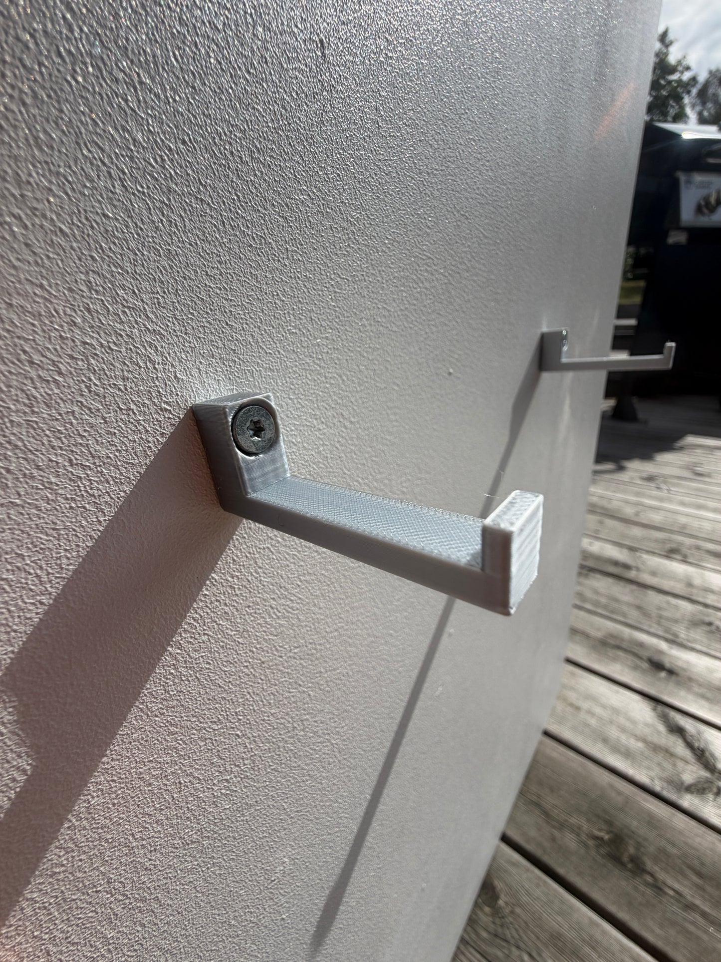 wall mounting clips