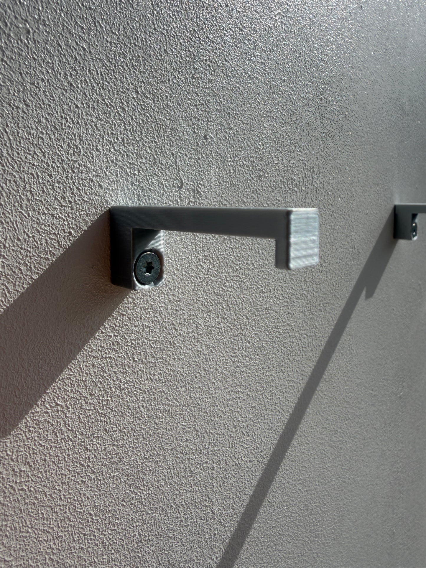 wall mounting clips
