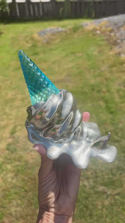 Melted ice cream sculpture  *POP ART*